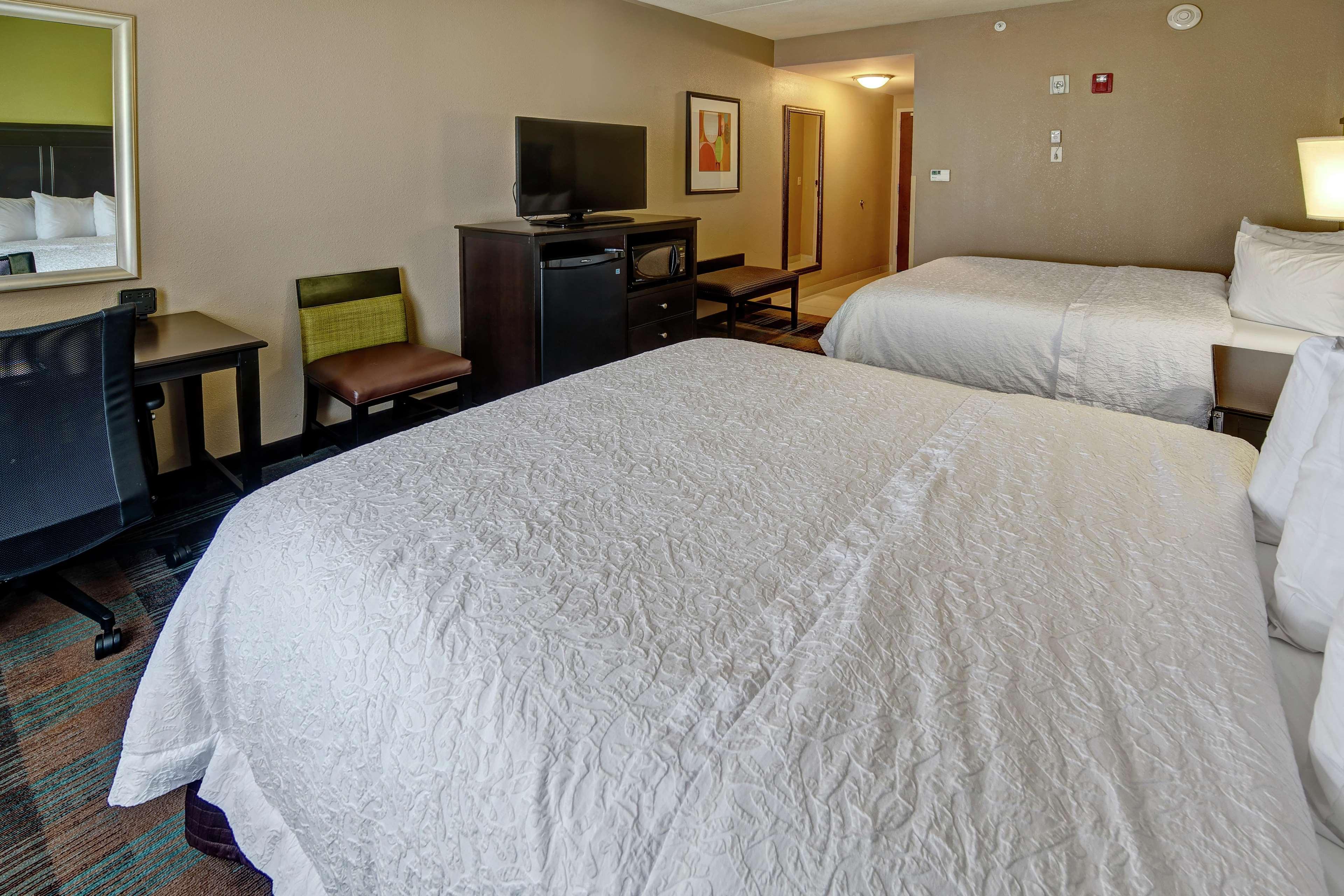 Hampton Inn & Suites Кларксвилл Экстерьер фото