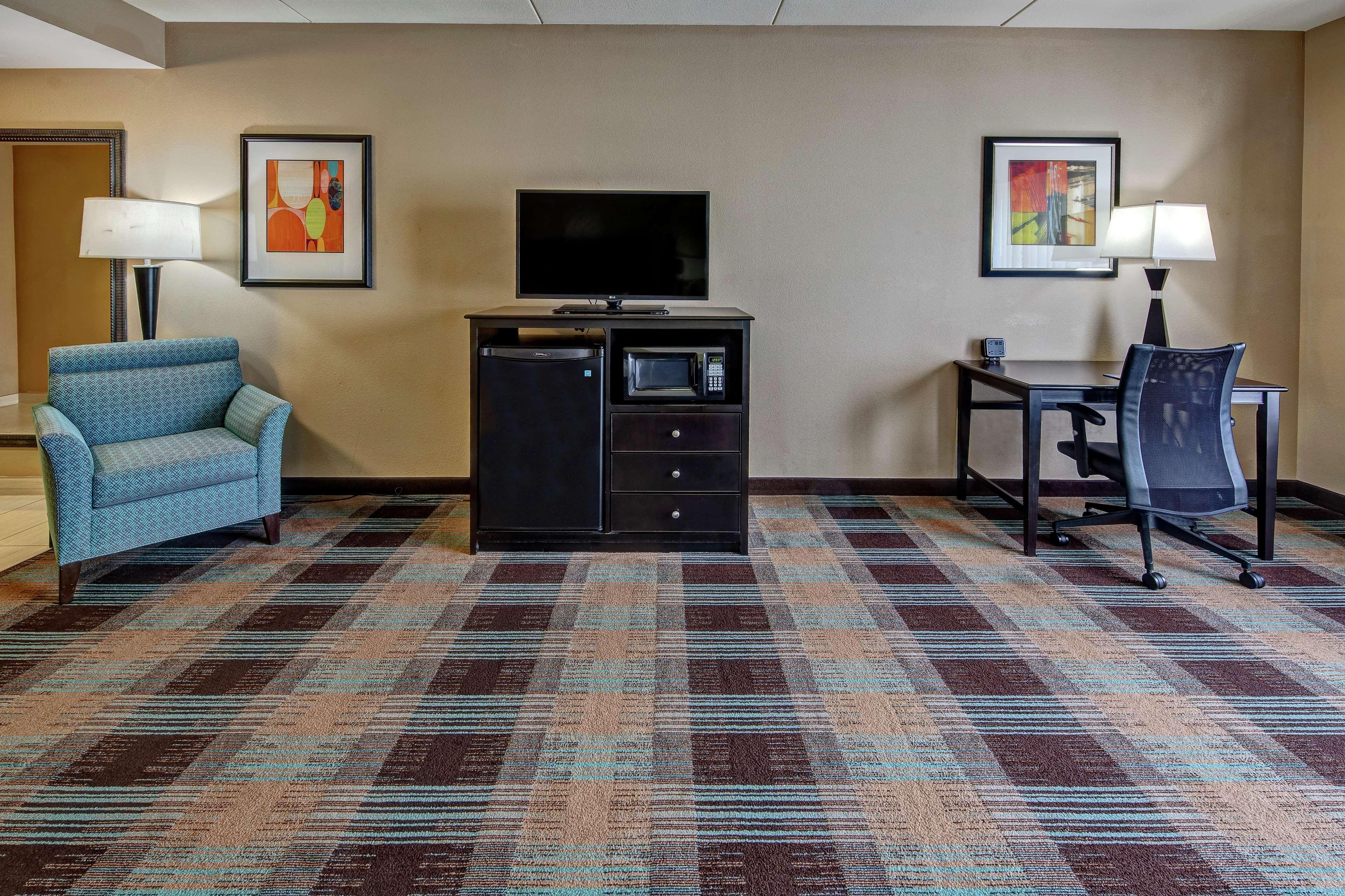 Hampton Inn & Suites Кларксвилл Экстерьер фото