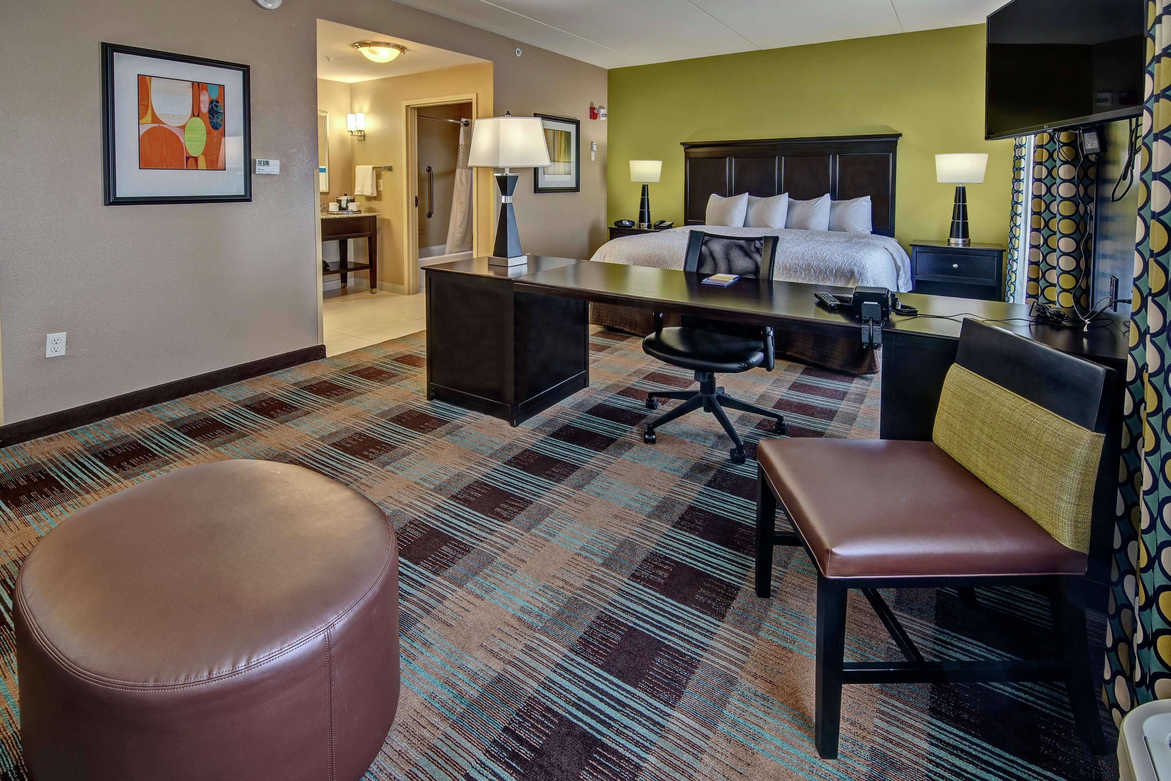 Hampton Inn & Suites Кларксвилл Экстерьер фото