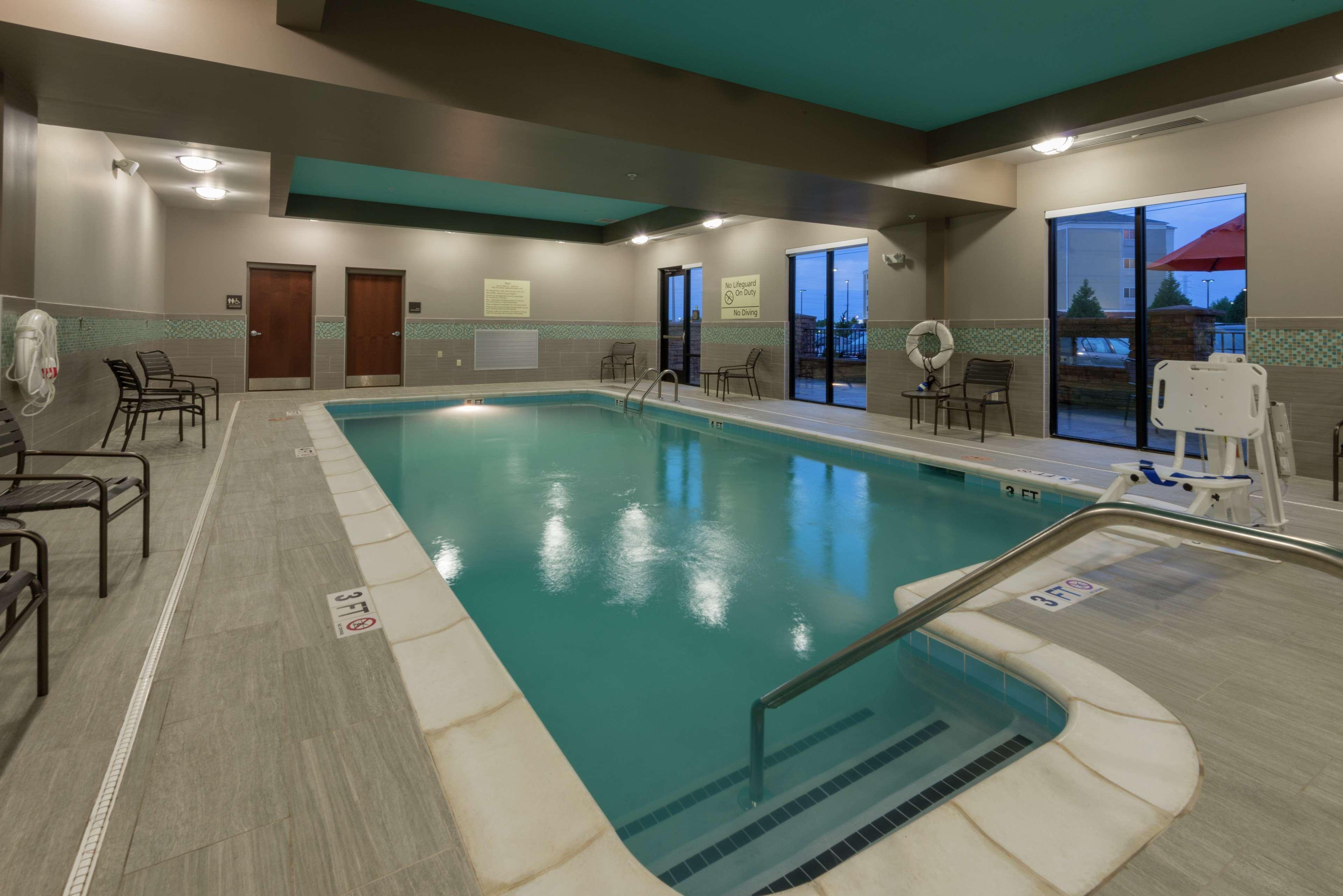 Hampton Inn & Suites Кларксвилл Экстерьер фото