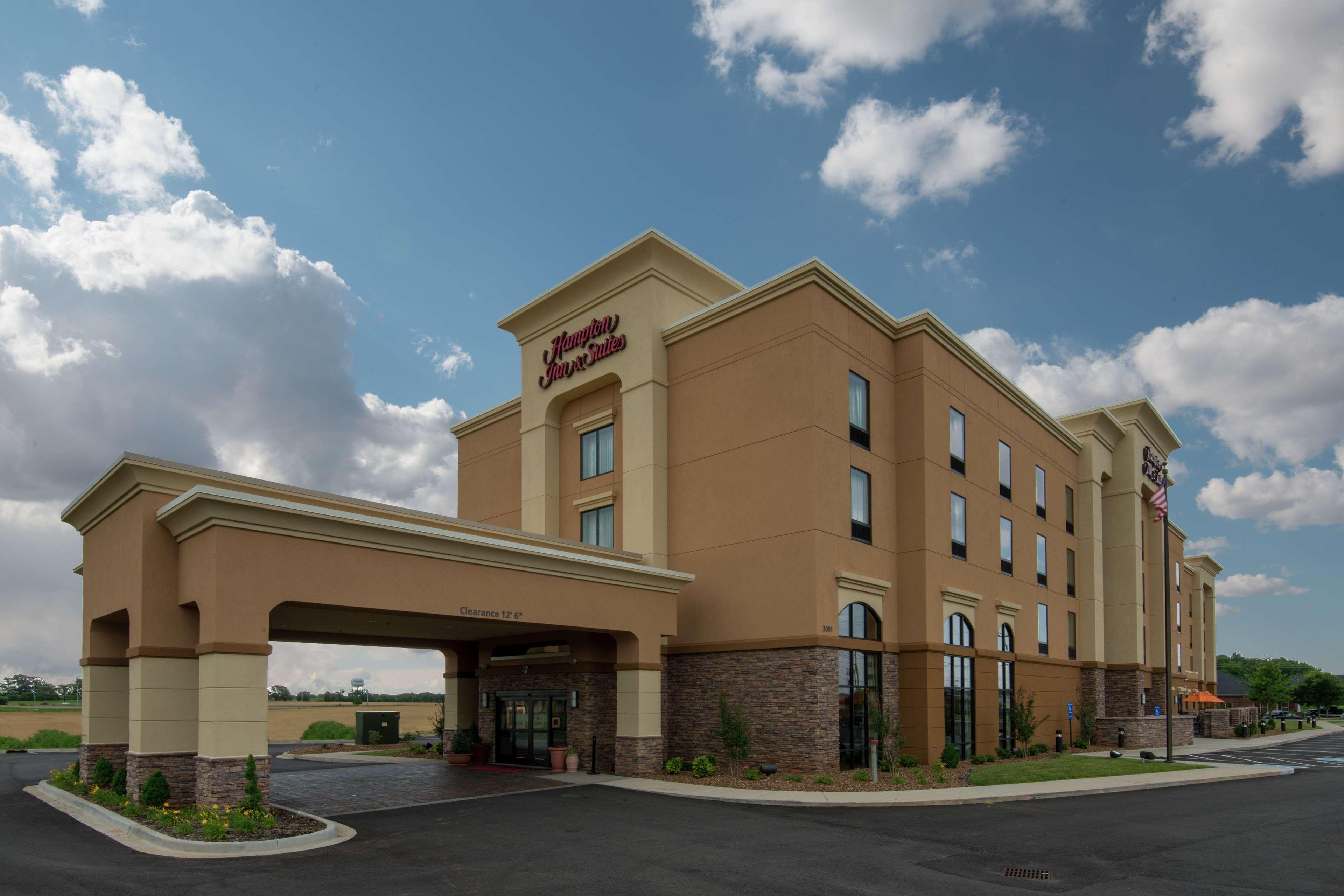 Hampton Inn & Suites Кларксвилл Экстерьер фото