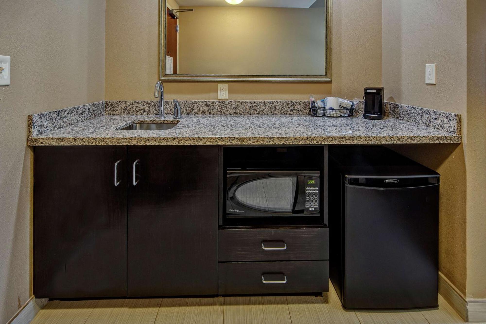 Hampton Inn & Suites Кларксвилл Экстерьер фото