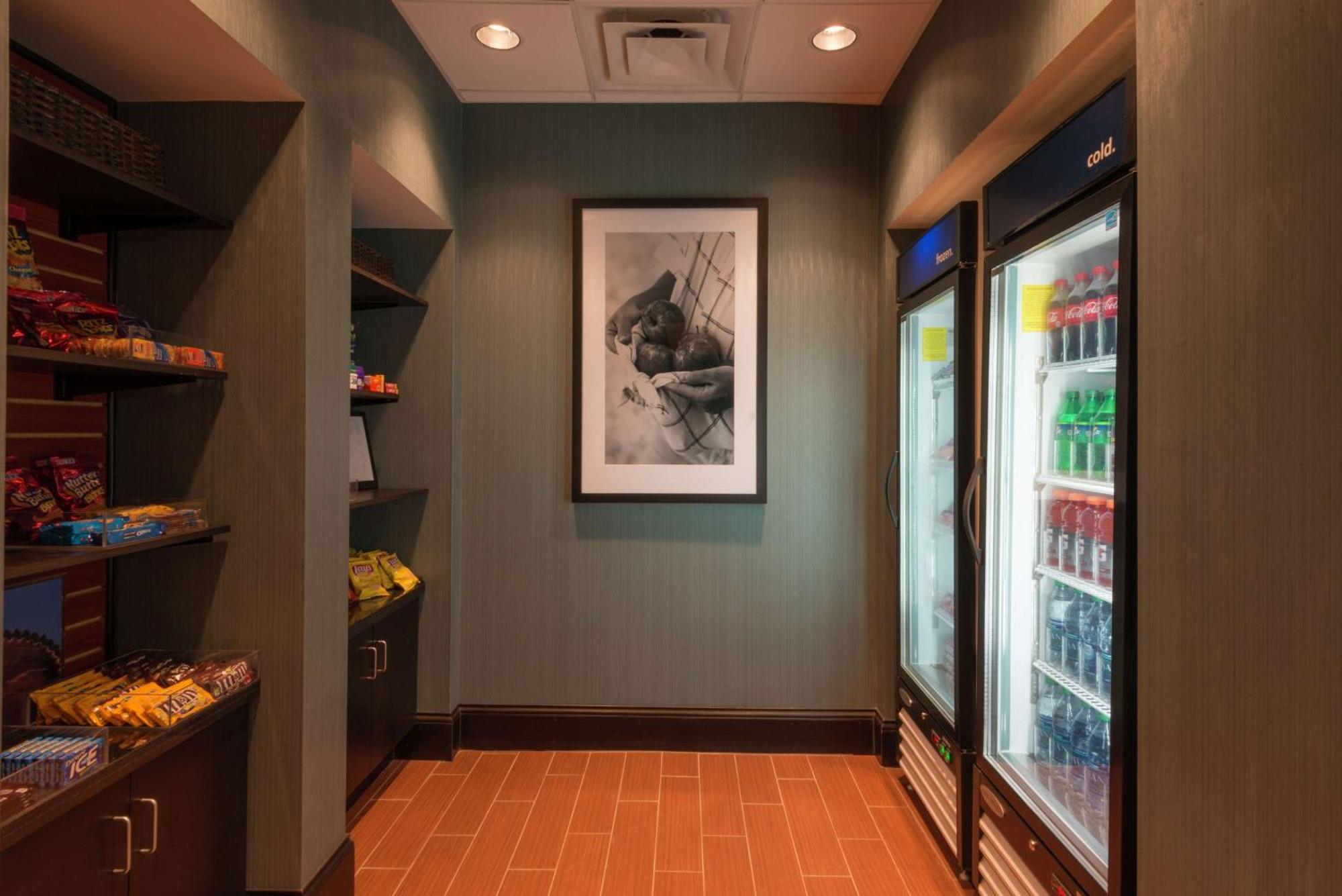 Hampton Inn & Suites Кларксвилл Экстерьер фото