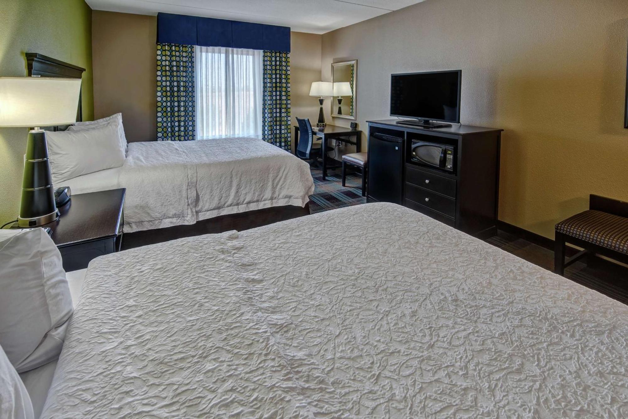 Hampton Inn & Suites Кларксвилл Экстерьер фото